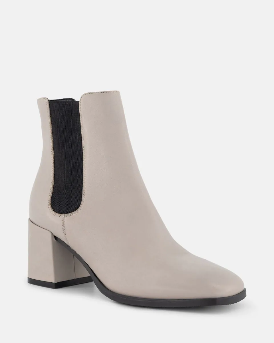 ELLIE / Off White